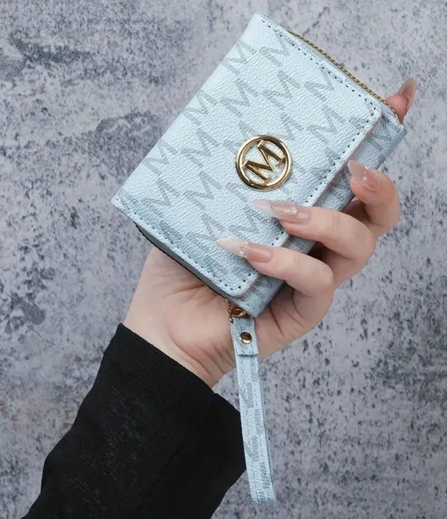 Stylish Patterned Trifold Wallet image indicator(4)