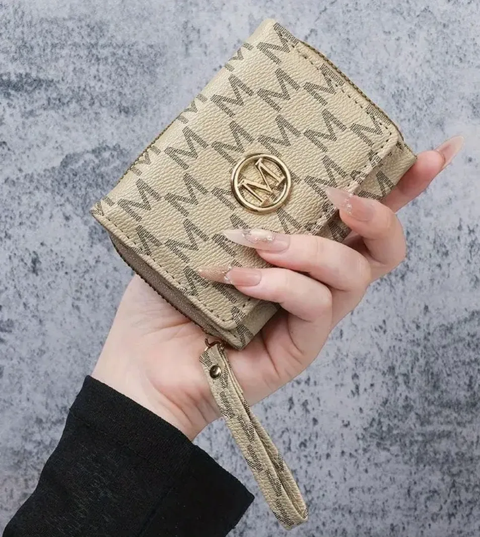 Stylish Patterned Trifold Wallet image indicator(5)