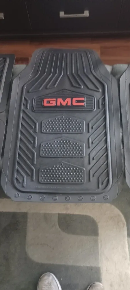 GMC Black Rubber Car Floor Mats - Set of 4 image indicator(2)