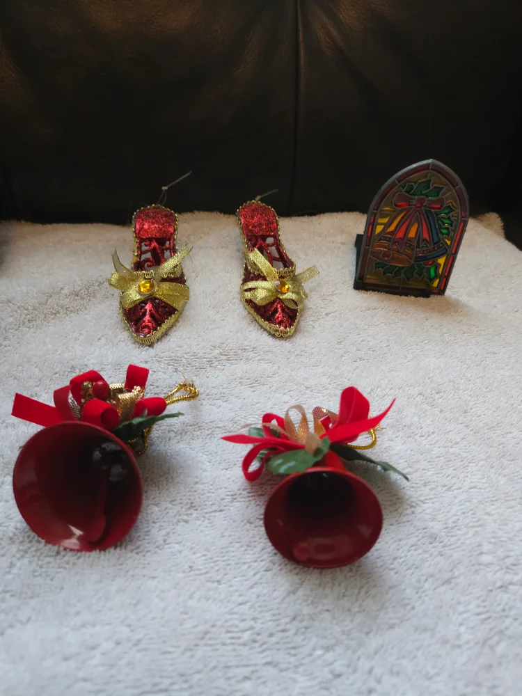 Christmas Ornaments Red image indicator(2)