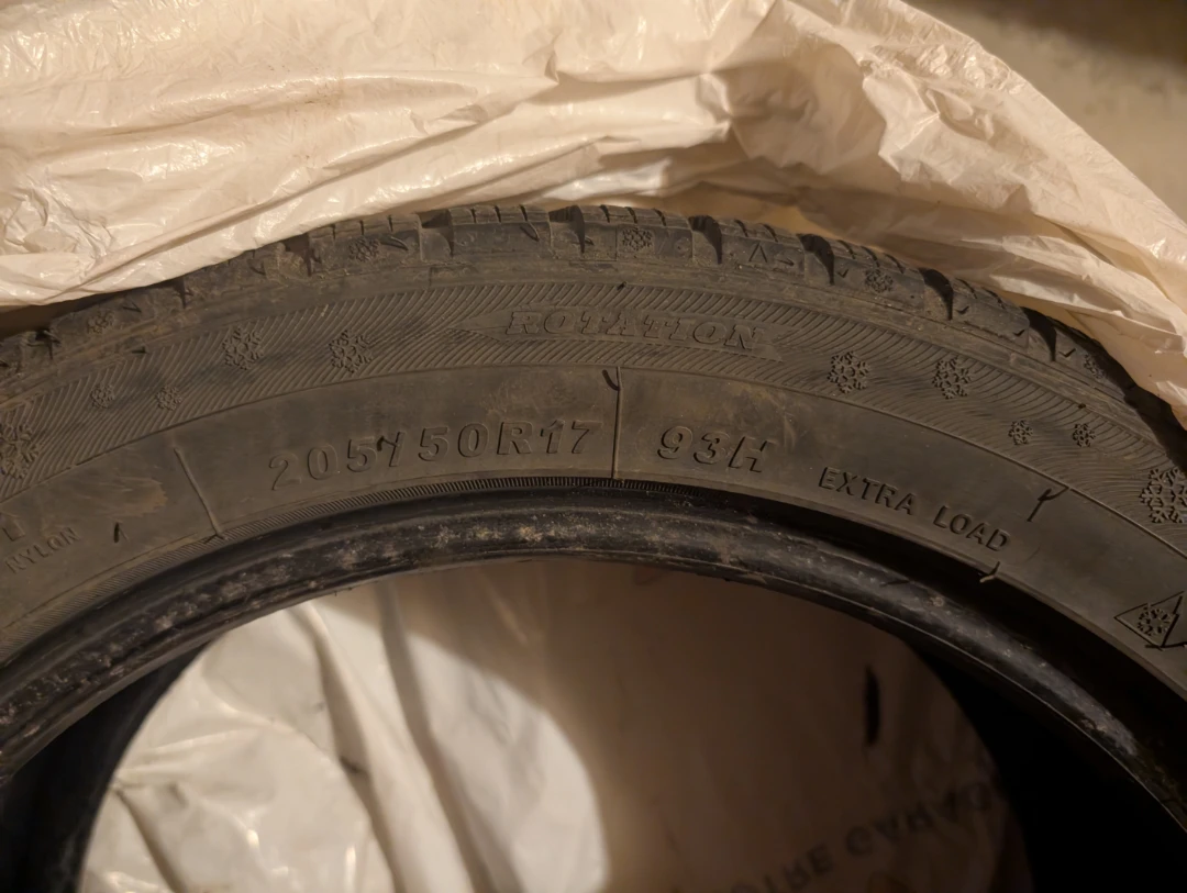 4 x 205/50R17 93H Winter Tire