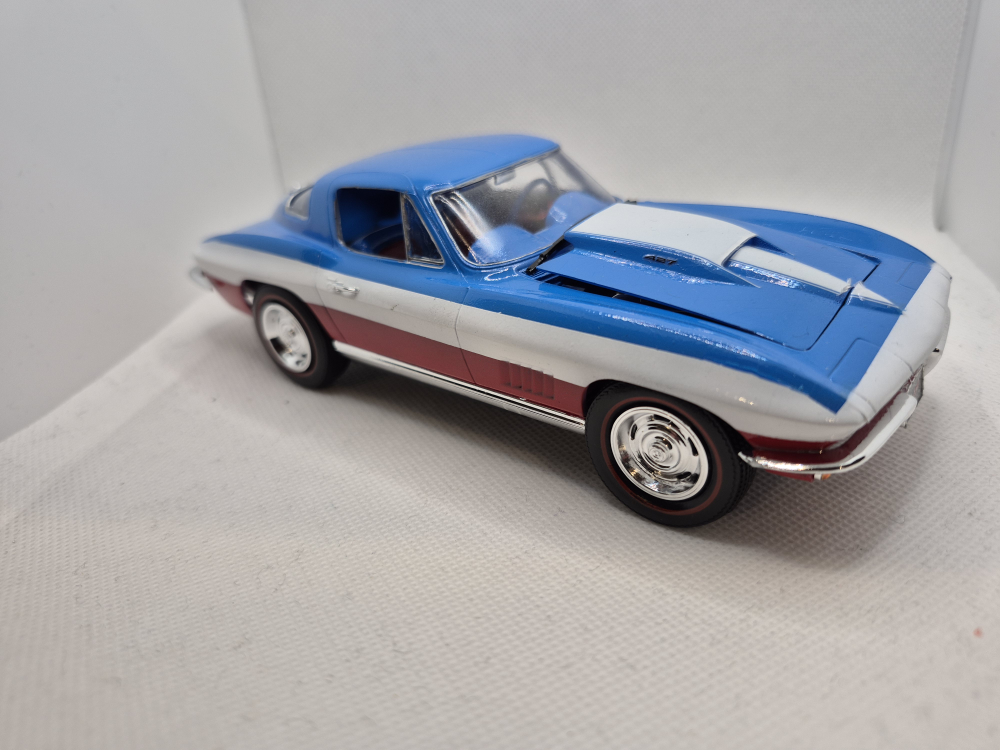 Chevrolet Corvette Sting Ray Plastic Model Car - photo 4