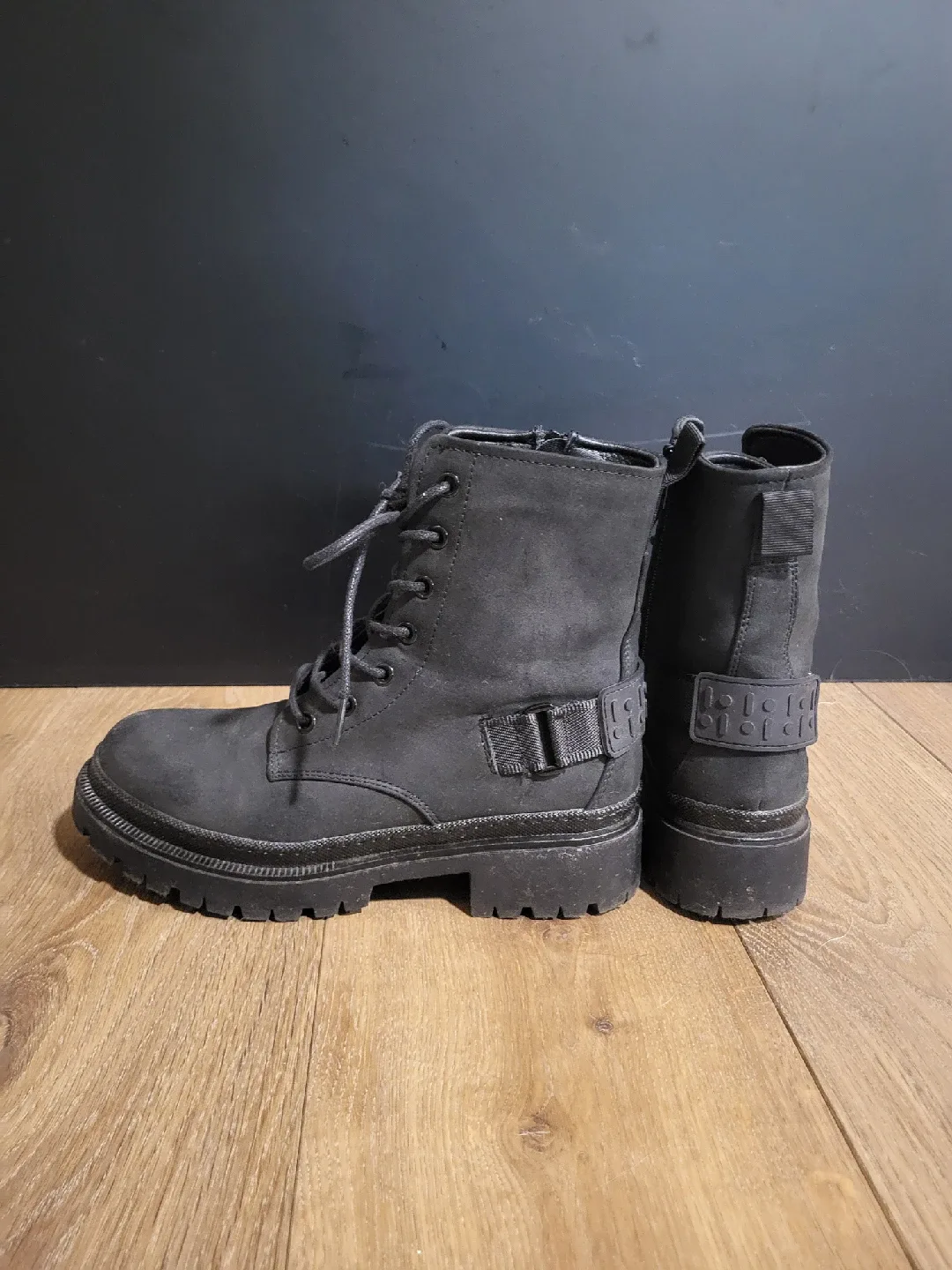 Black Waterproof Combat Boots Size 7 image indicator(2)