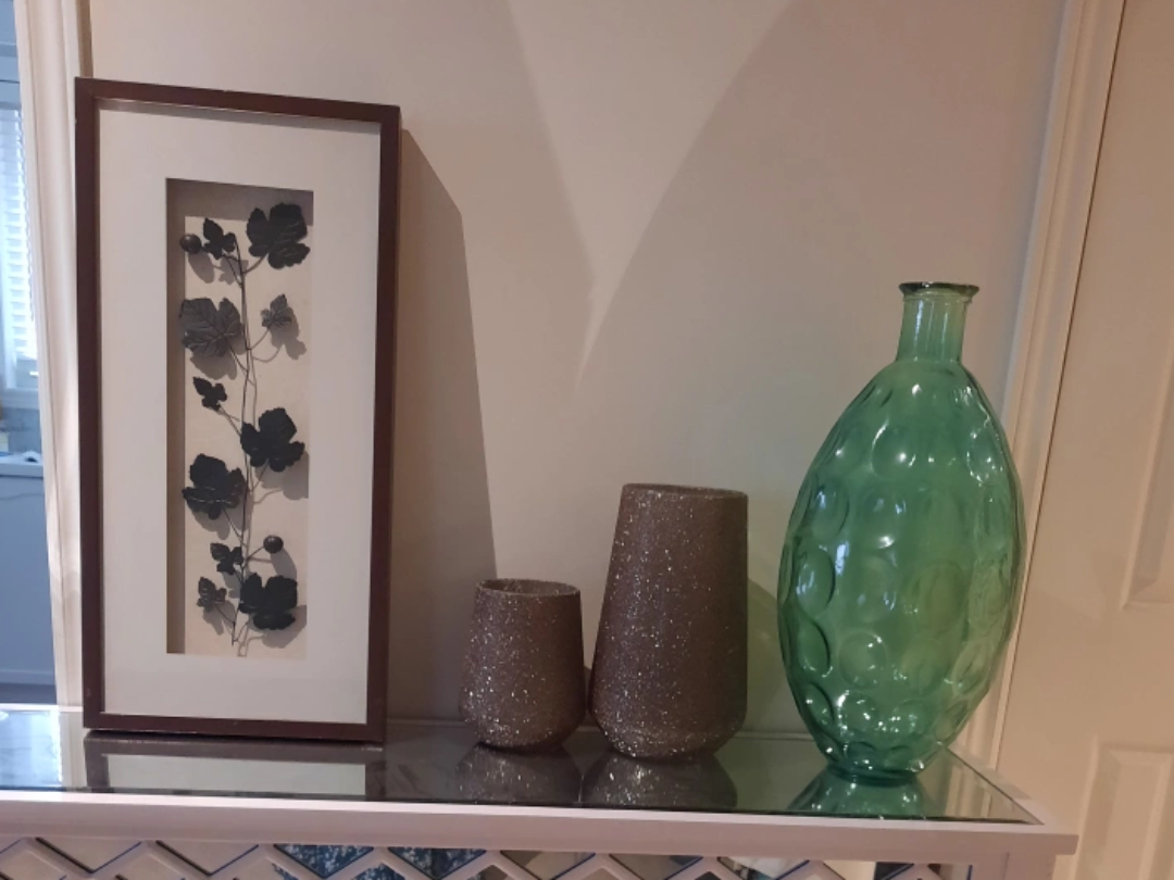 Decor items, prices In the description