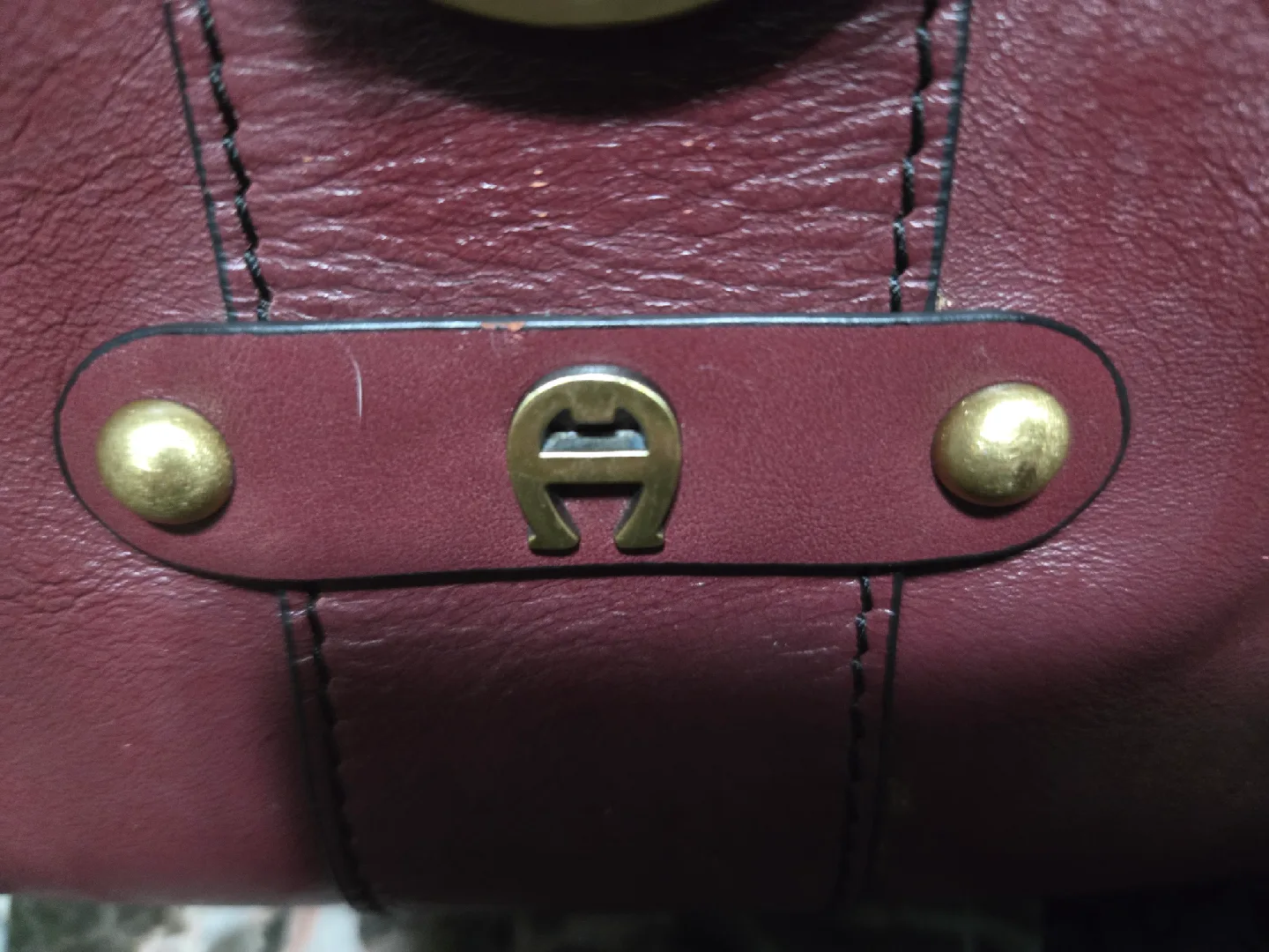 Aigner Leather Handbag image indicator(2)
