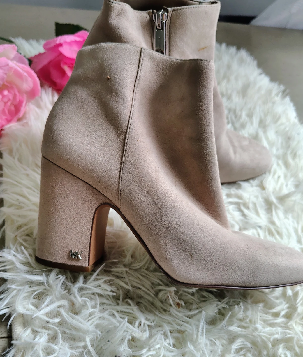 Michael Kors Suede Ankle Boots 🥕 I am in