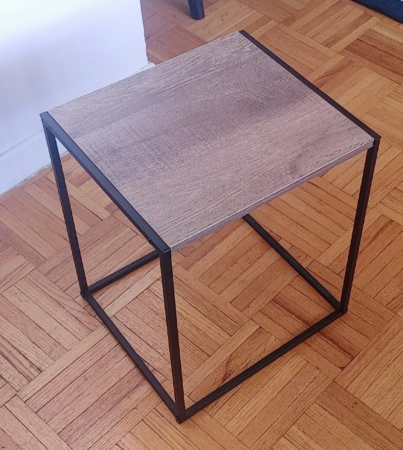 Set of Two Side Tables image indicator(2)