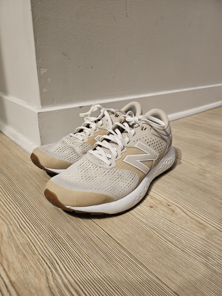 New Balances 520 Men's 10.5 (Beige/Tan)