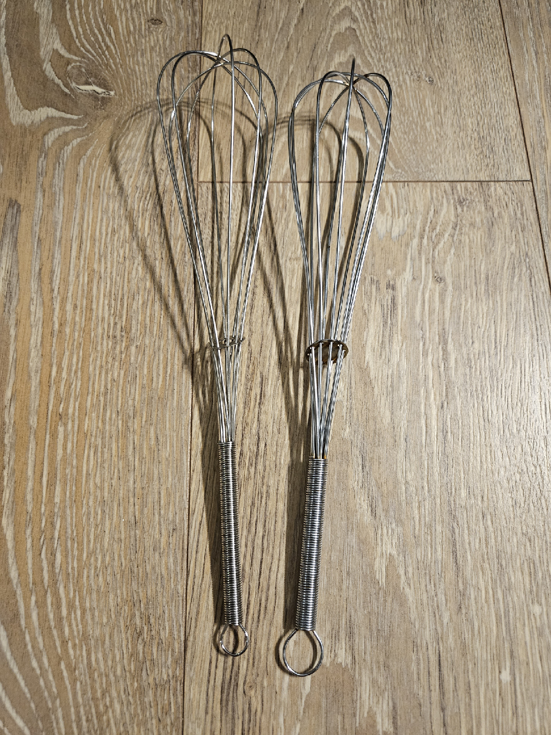 🥕 Two Stainless Steel Whisks