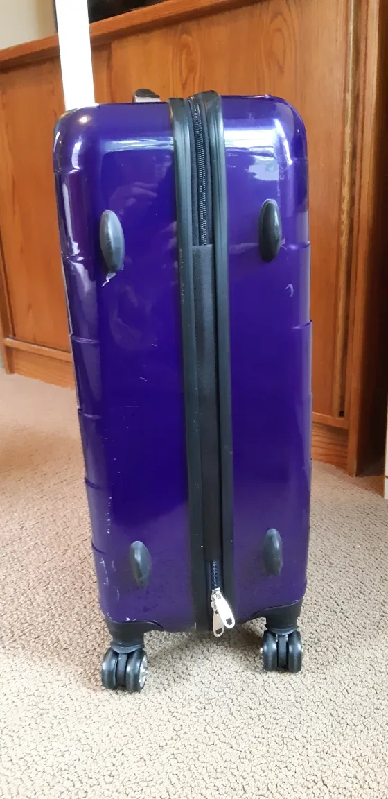 Purple Hardside Carry-On Suitcase image indicator(2)