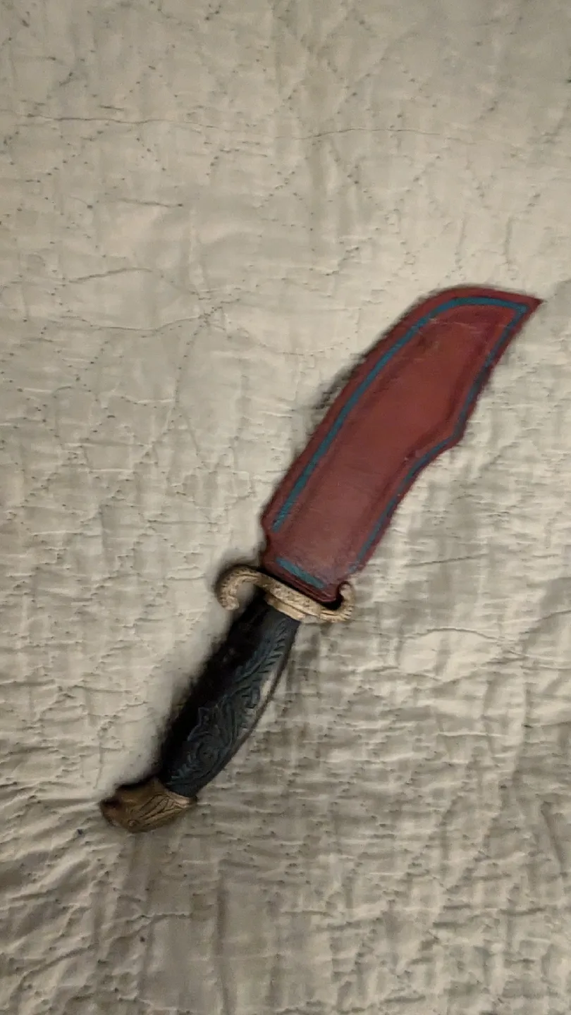 Engraved Knife with Leather Cover image indicator(5)