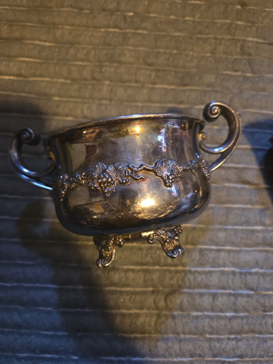 Vintage Silver Plated Creamer & Sugar Bowl Set image indicator(6)