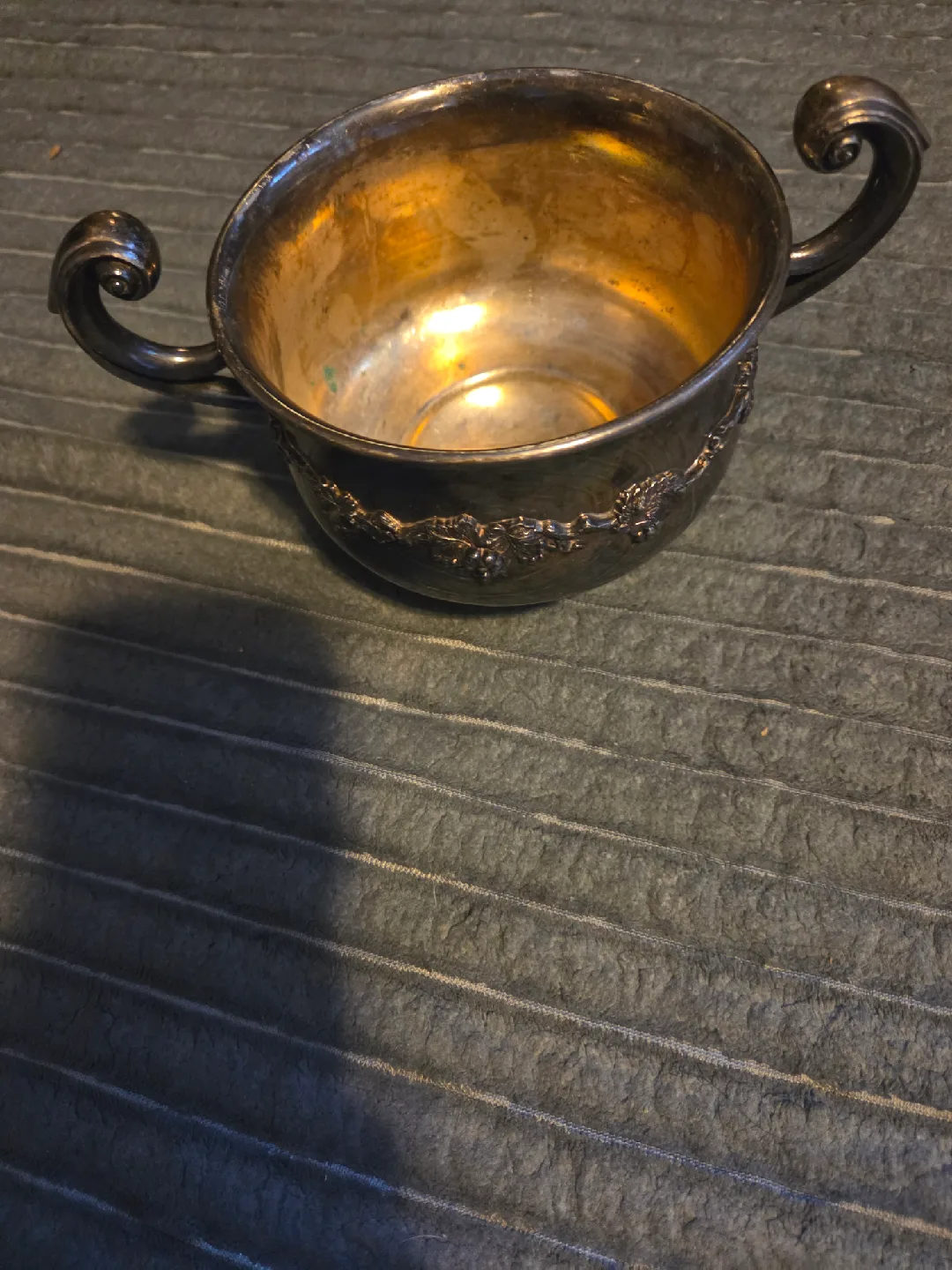 Vintage Silver Plated Creamer & Sugar Bowl Set image indicator(7)