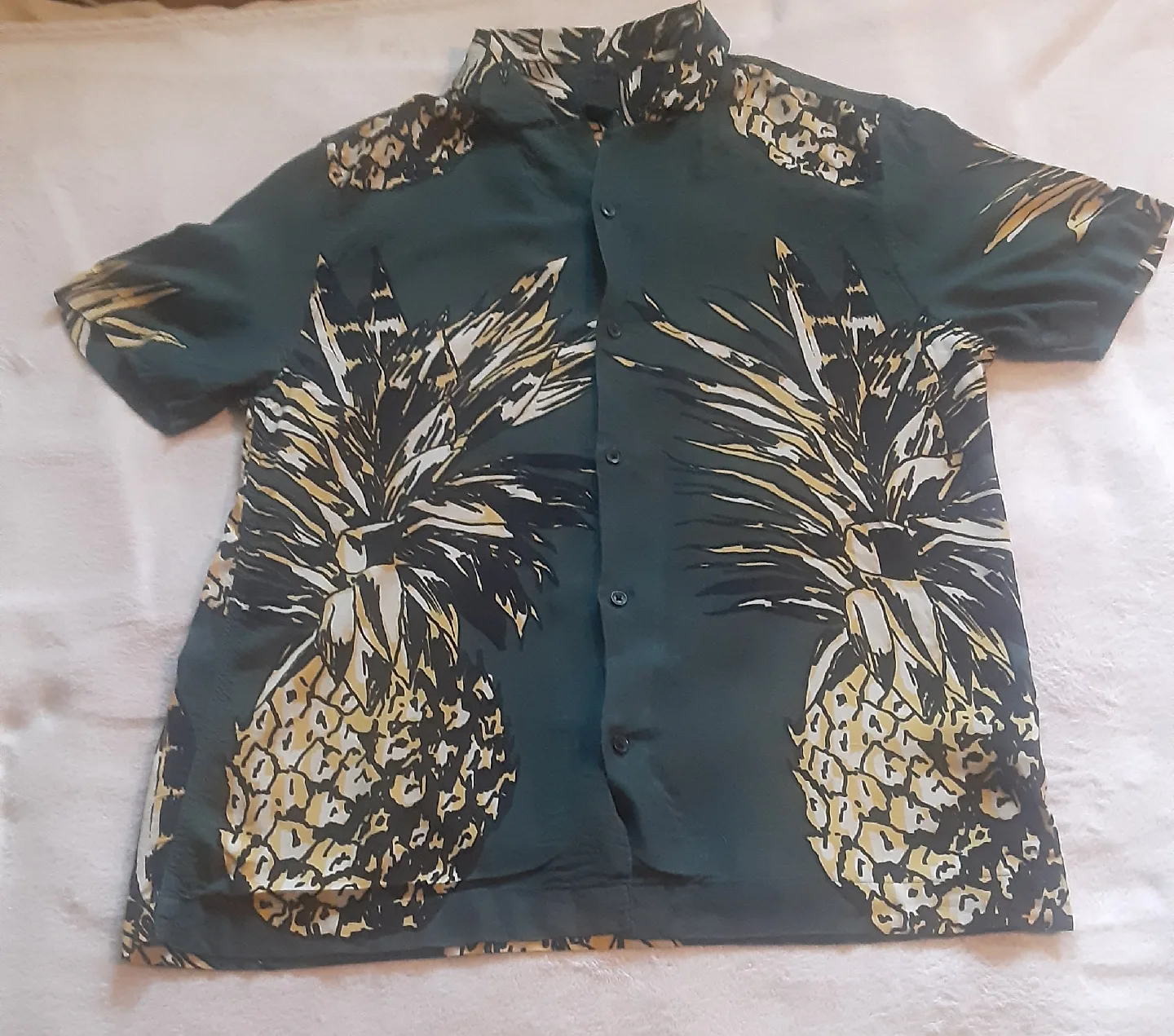 H&M Pineapple Print Shirt - Size M image indicator(3)