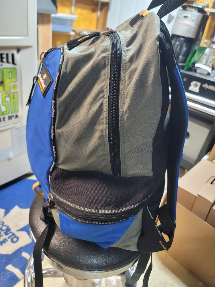 NordicTrack Backpack - Blue & Grey image indicator(5)