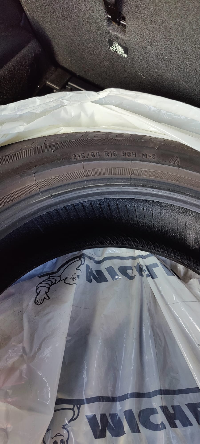Mercedes -4 Pirelli Sottozero Winter Tires 215/60 R18 - photo 5