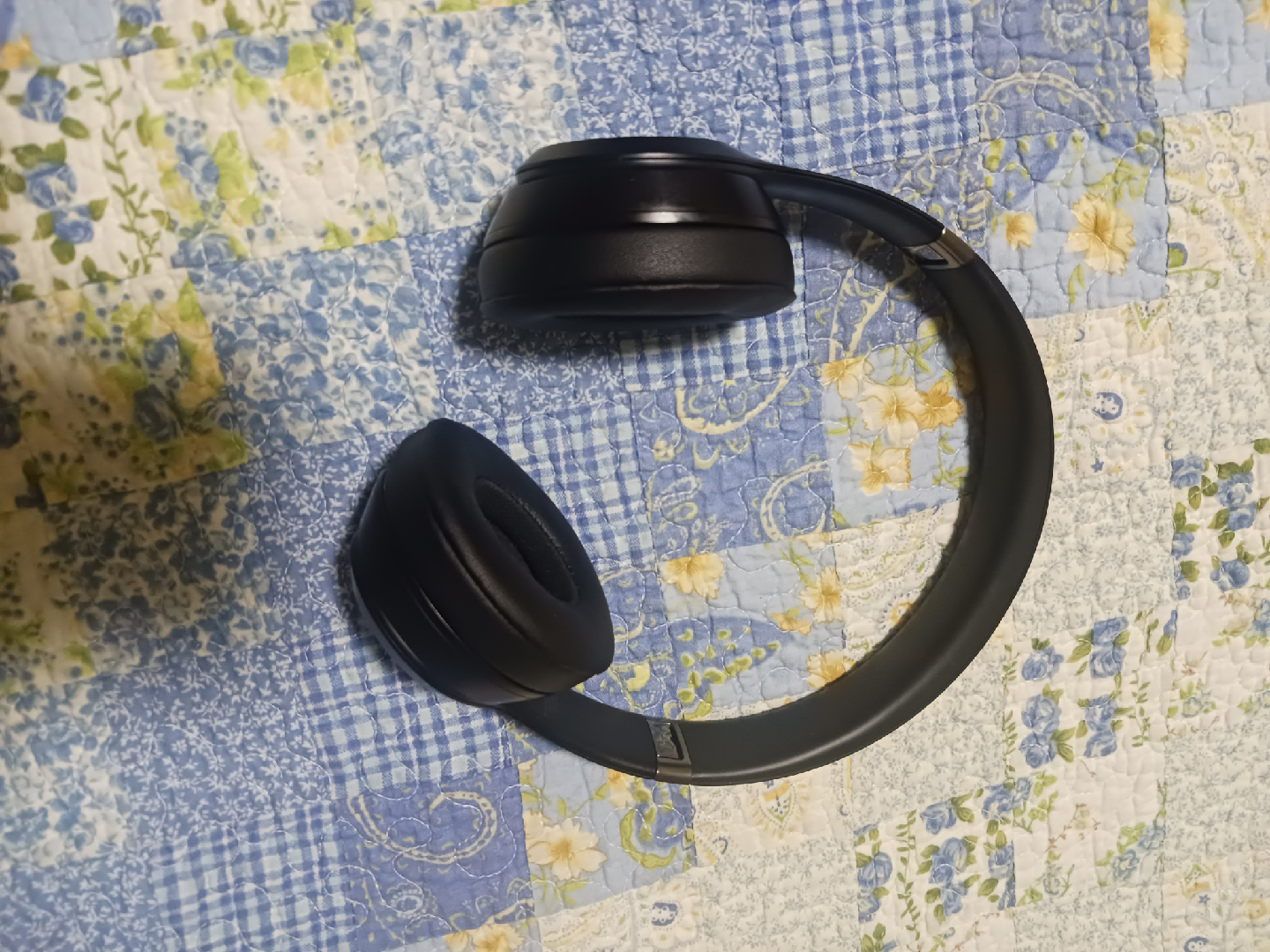 Beats Solo 4 Wireless Headphones - Black - photo 2