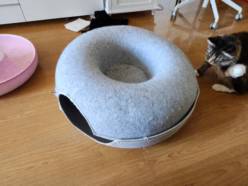 Grey Donut Cat Bed thumbnail