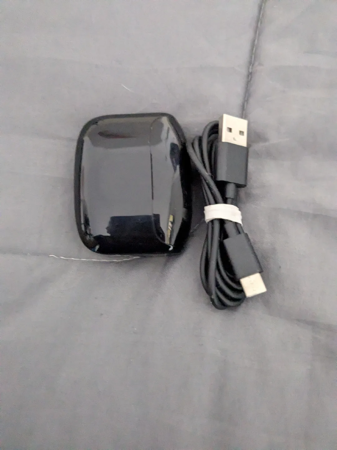 Black BLUETOOTH Earbuds  #FallDeclutterChallenge🥕🥕🥕 image indicator(2)