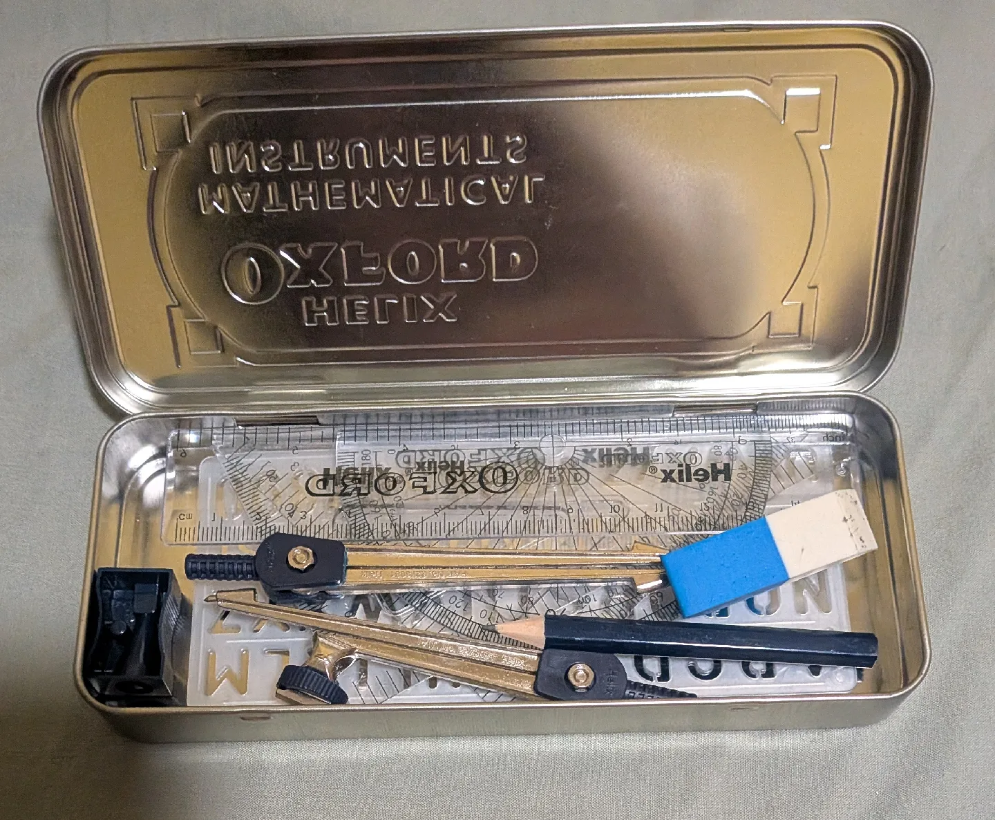 Helix Oxford Mathematical Instruments Set image indicator(2)