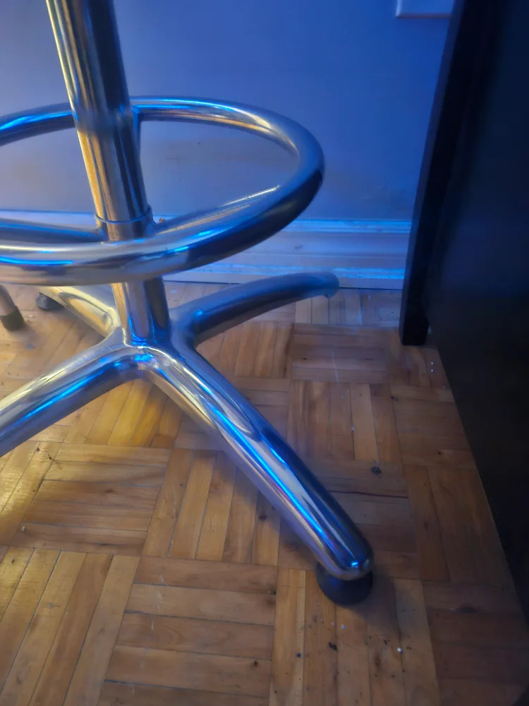 Budweiser Pub Table & Stool Set image indicator(2)