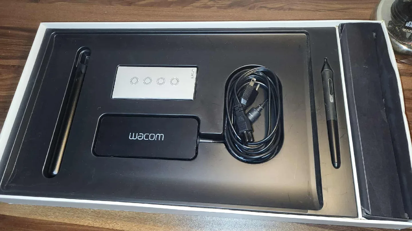 Wacom MobileStudio Pro 16" DTHW1620H image indicator(2)