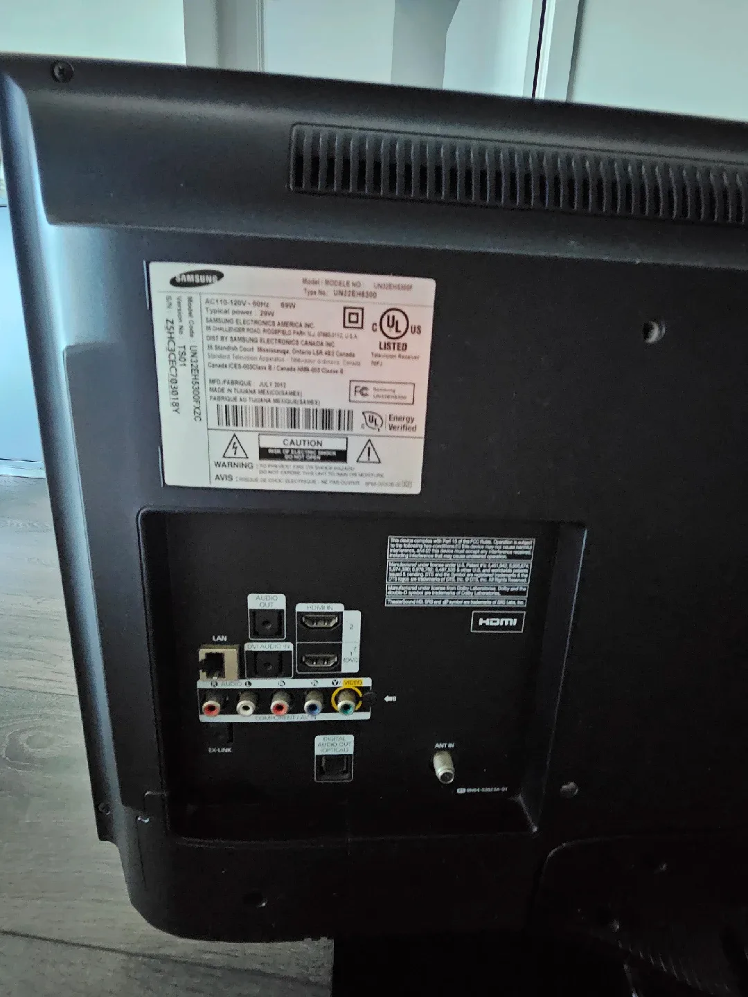 Samsung LCD TV - Great Condition image indicator(6)