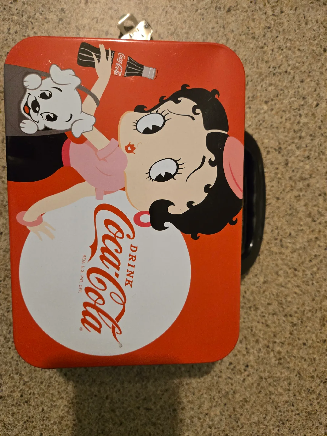 Coca-Cola Collectible Bowls, Mug, Lunchbox & magnet image indicator(5)