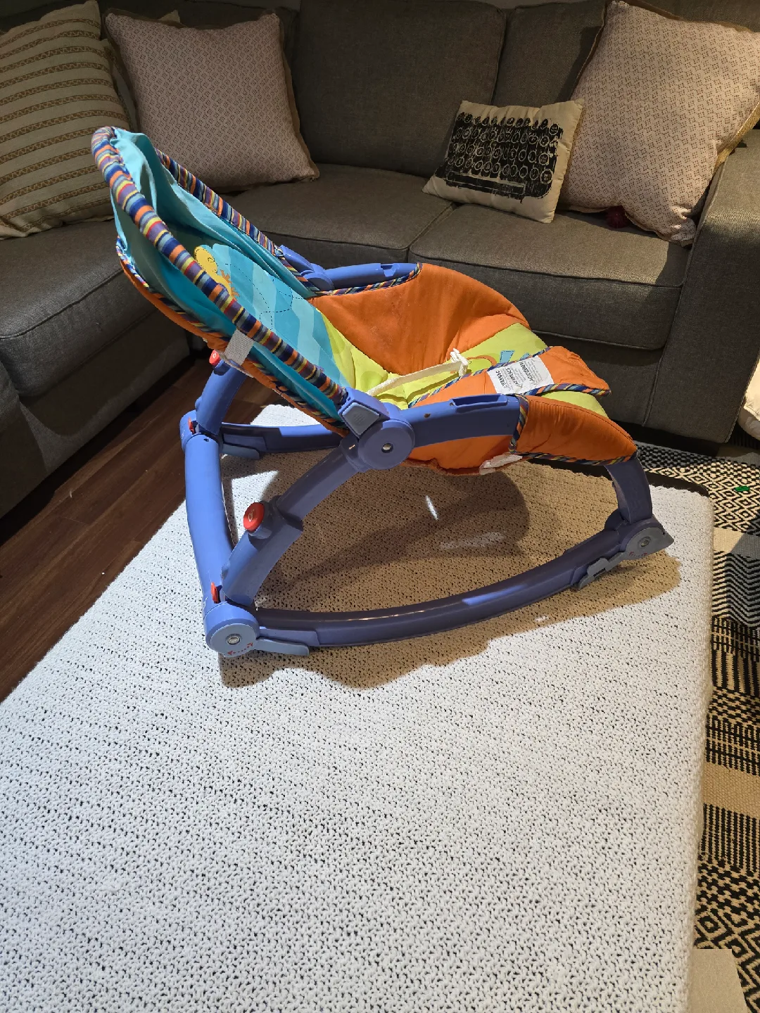 Baby Rocker and Stand - Fisher Price image indicator(2)