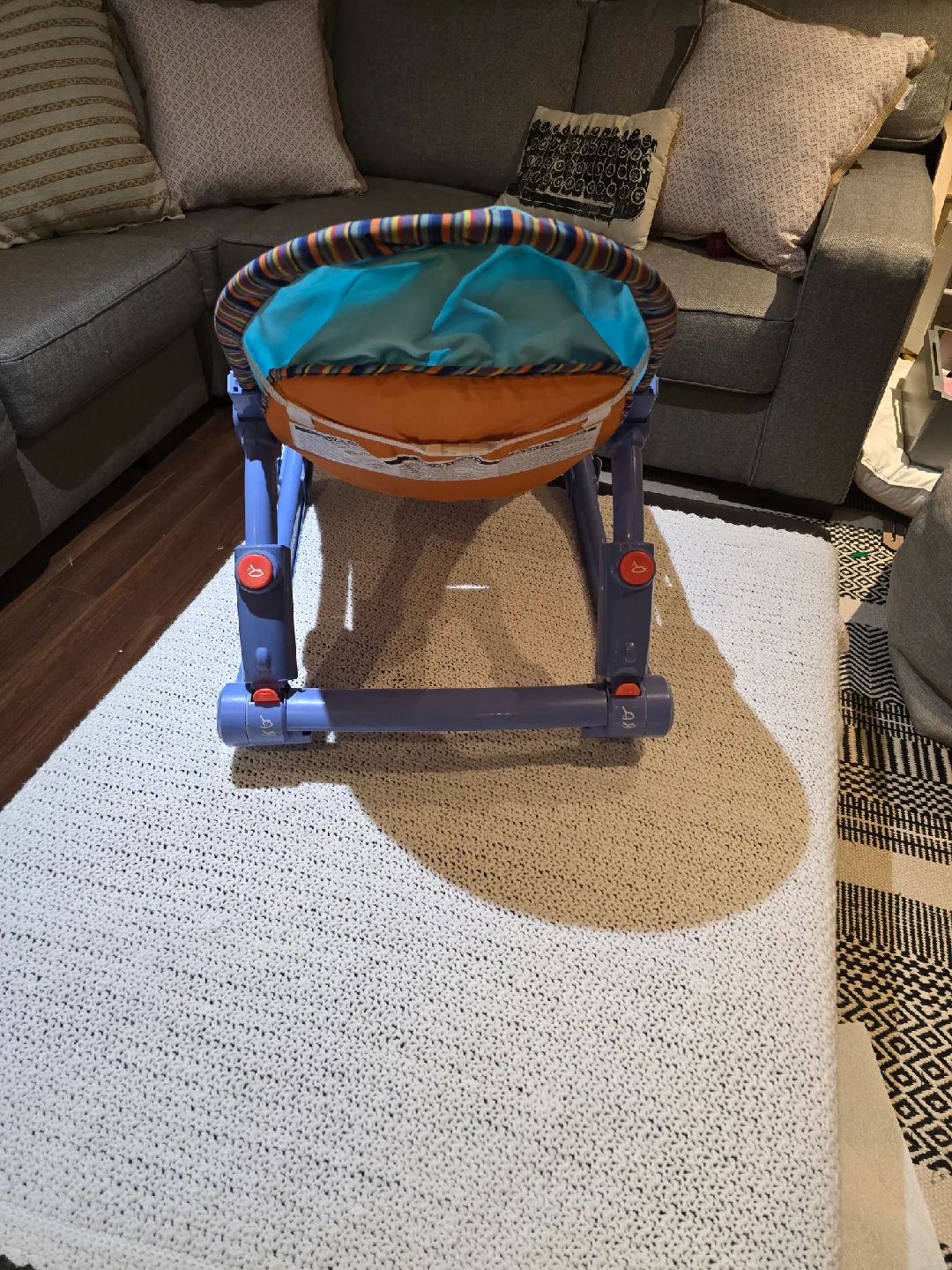 Baby Rocker and Stand - Fisher Price image indicator(3)