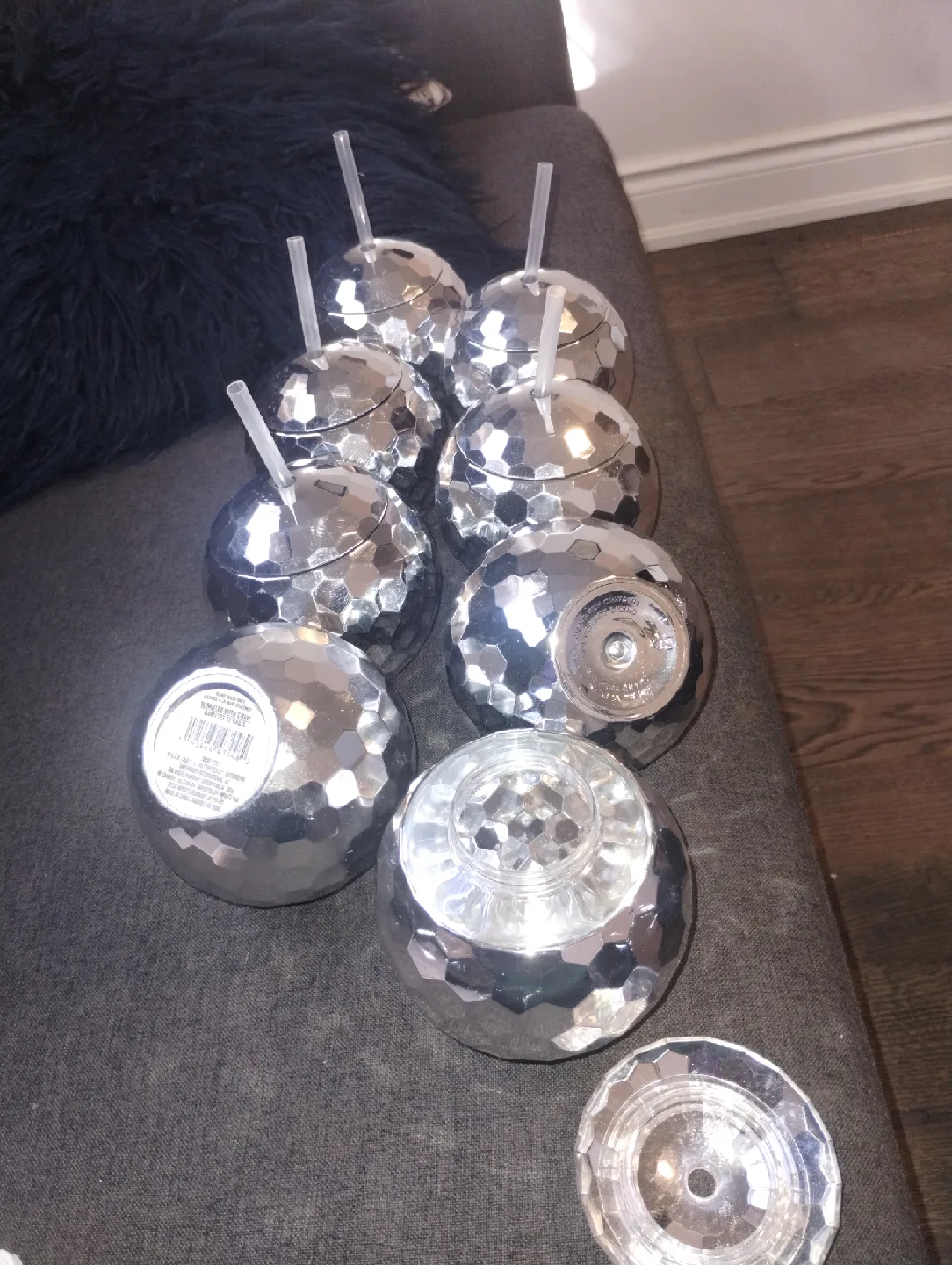 Disco Ball Tumbler with Straw image indicator(2)