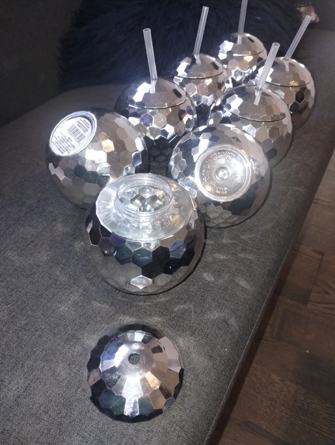Disco Ball Tumbler with Straw image indicator(3)