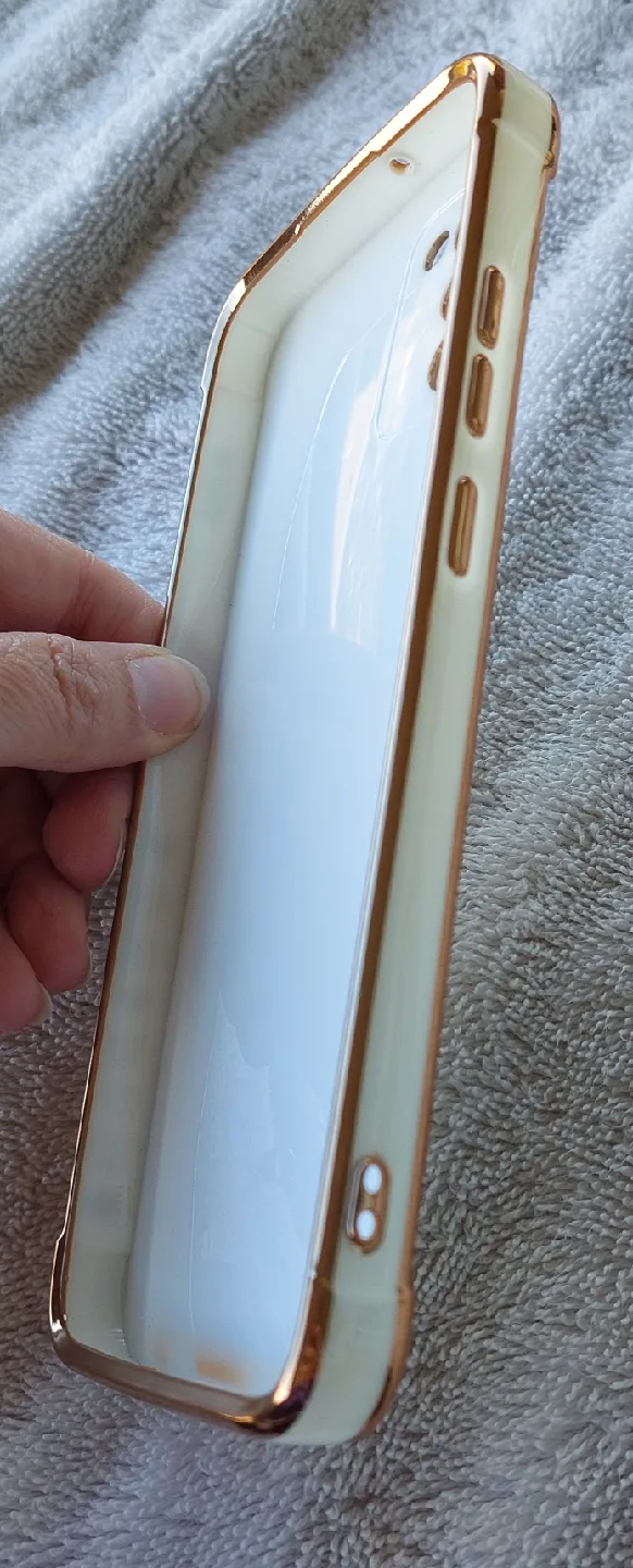 White & Gold Phone Case with Heart Design image indicator(2)