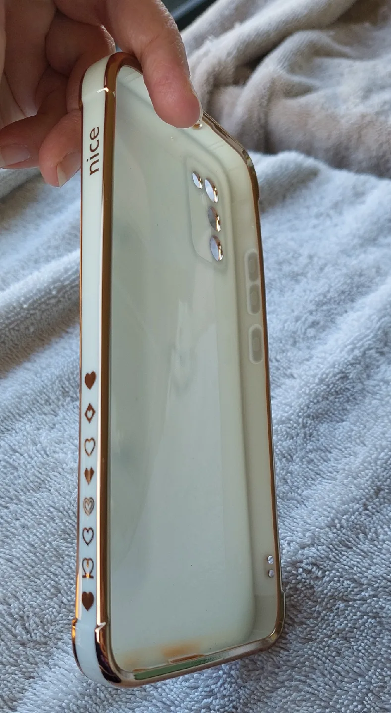 White & Gold Phone Case with Heart Design image indicator(3)