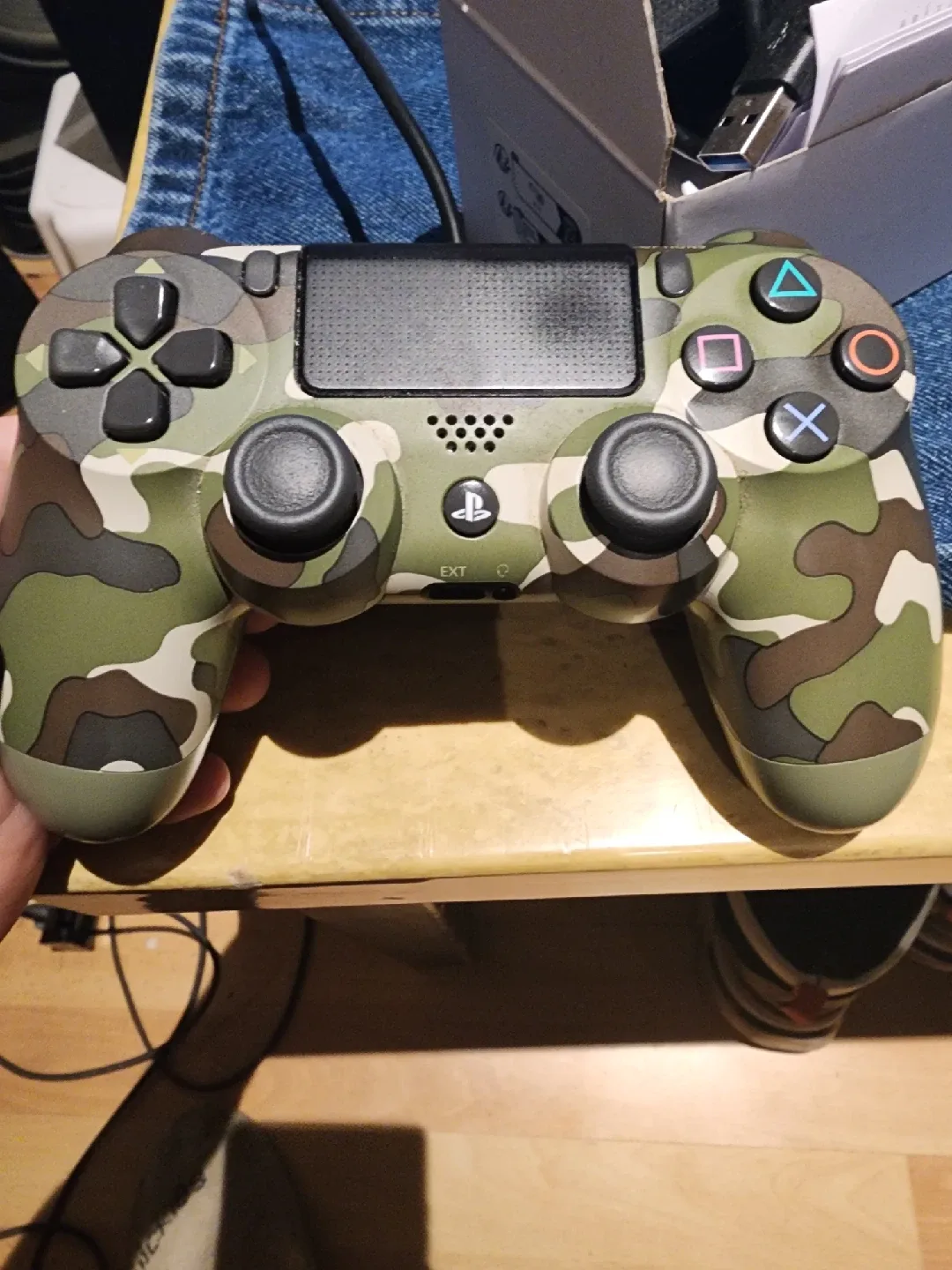 PlayStation 4 DualShock Controller - Camo thumbnail