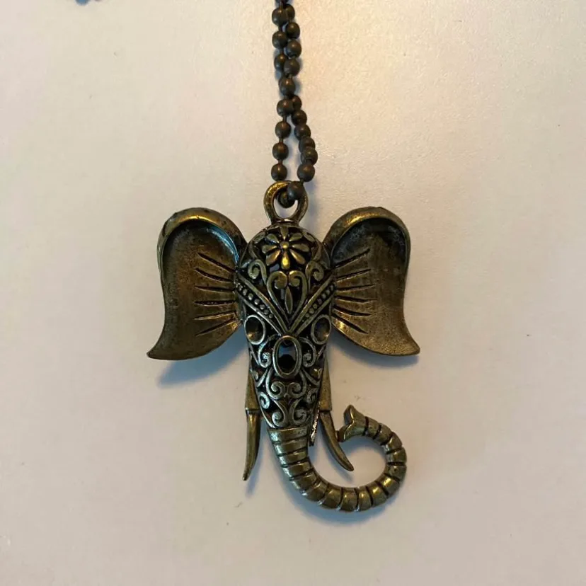 Vintage Elephant Shape Necklace image indicator(2)