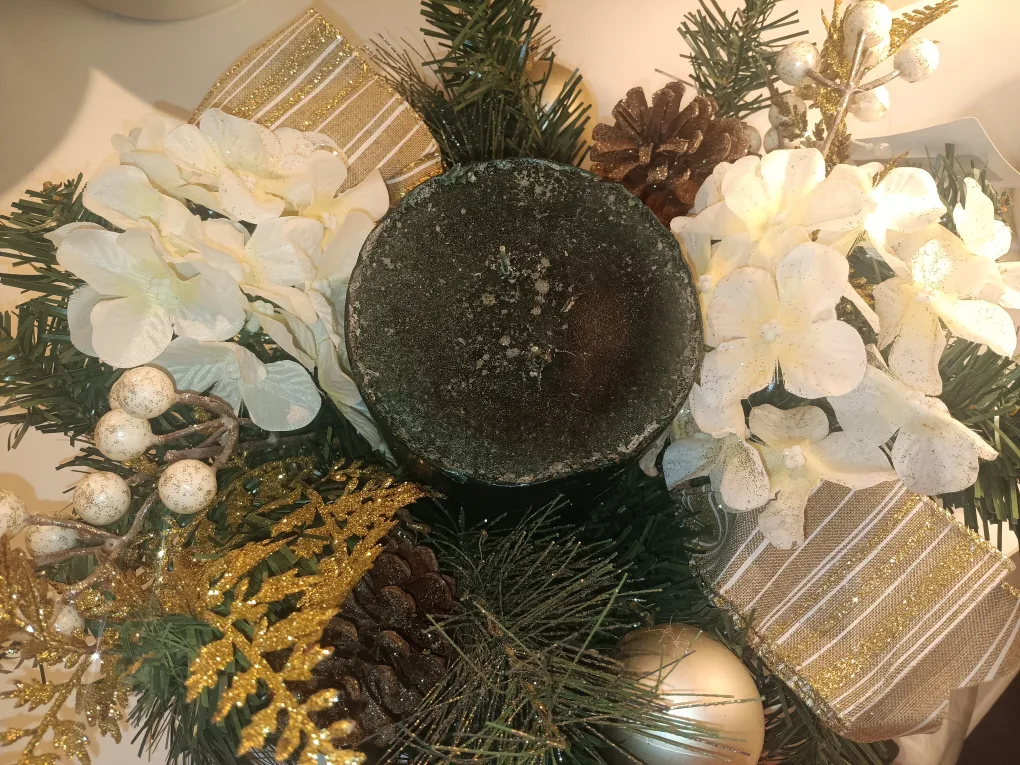 Christmas Centerpiece with Candle image indicator(2)