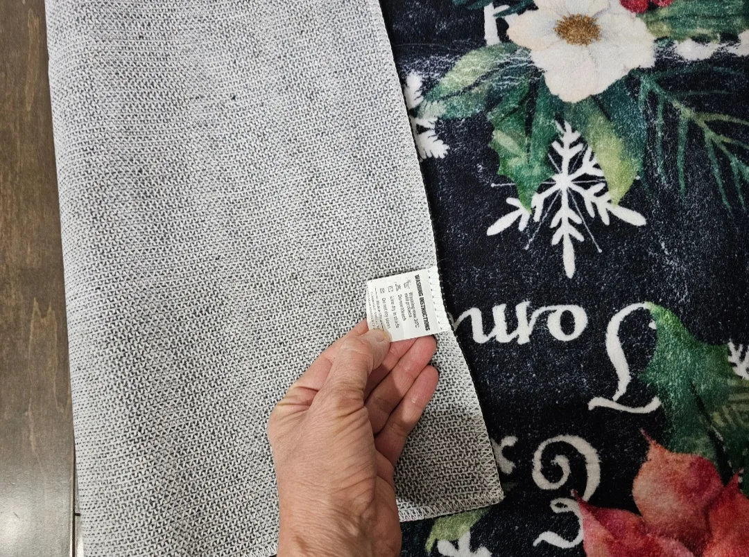 Snowflakes Runner Rug 2x6 Ft Non Slipping image indicator(4)