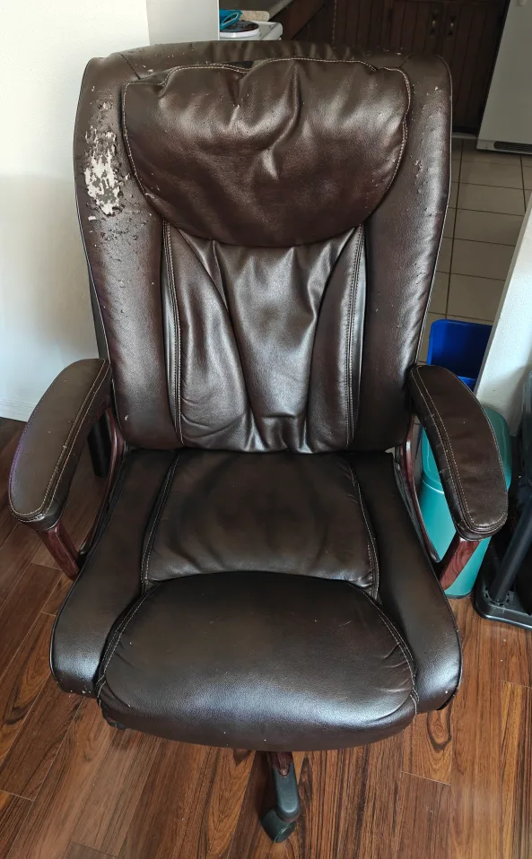 Brown Leather Executive Office Chair thumbnail
