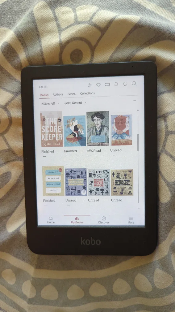 Rakuten Kobo eReader Clara Color thumbnail