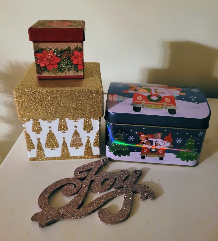 Decorative Christmas Boxes & Ornament thumbnail