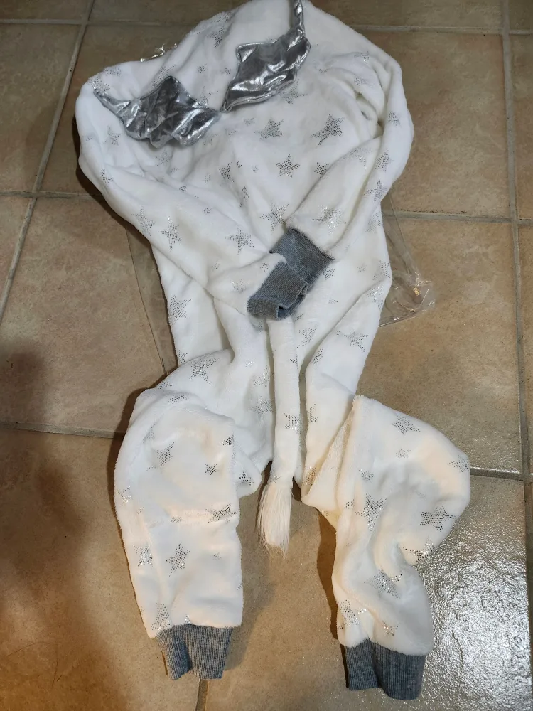 Girls halloween costume image indicator(2)