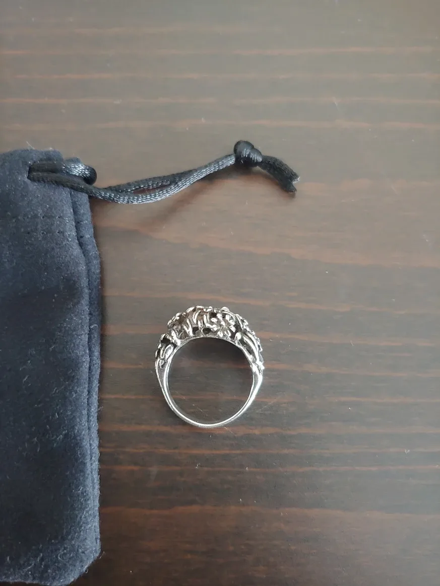 Floral Silver plated ring-size 6 image indicator(6)