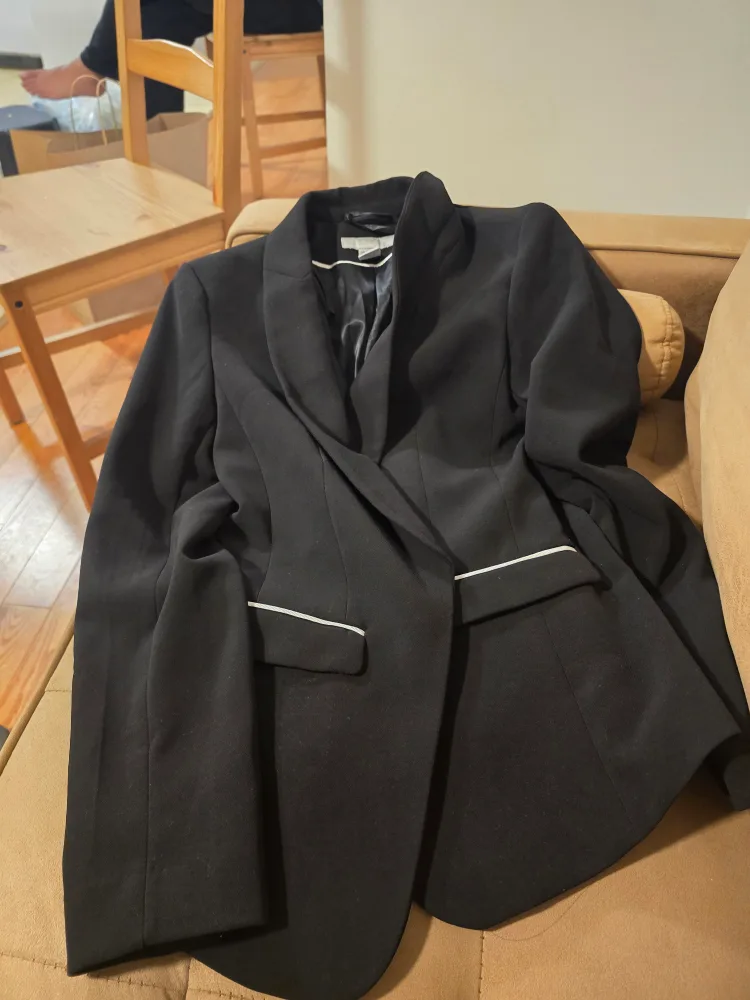 H&M Black Blazer - Size US 8 thumbnail