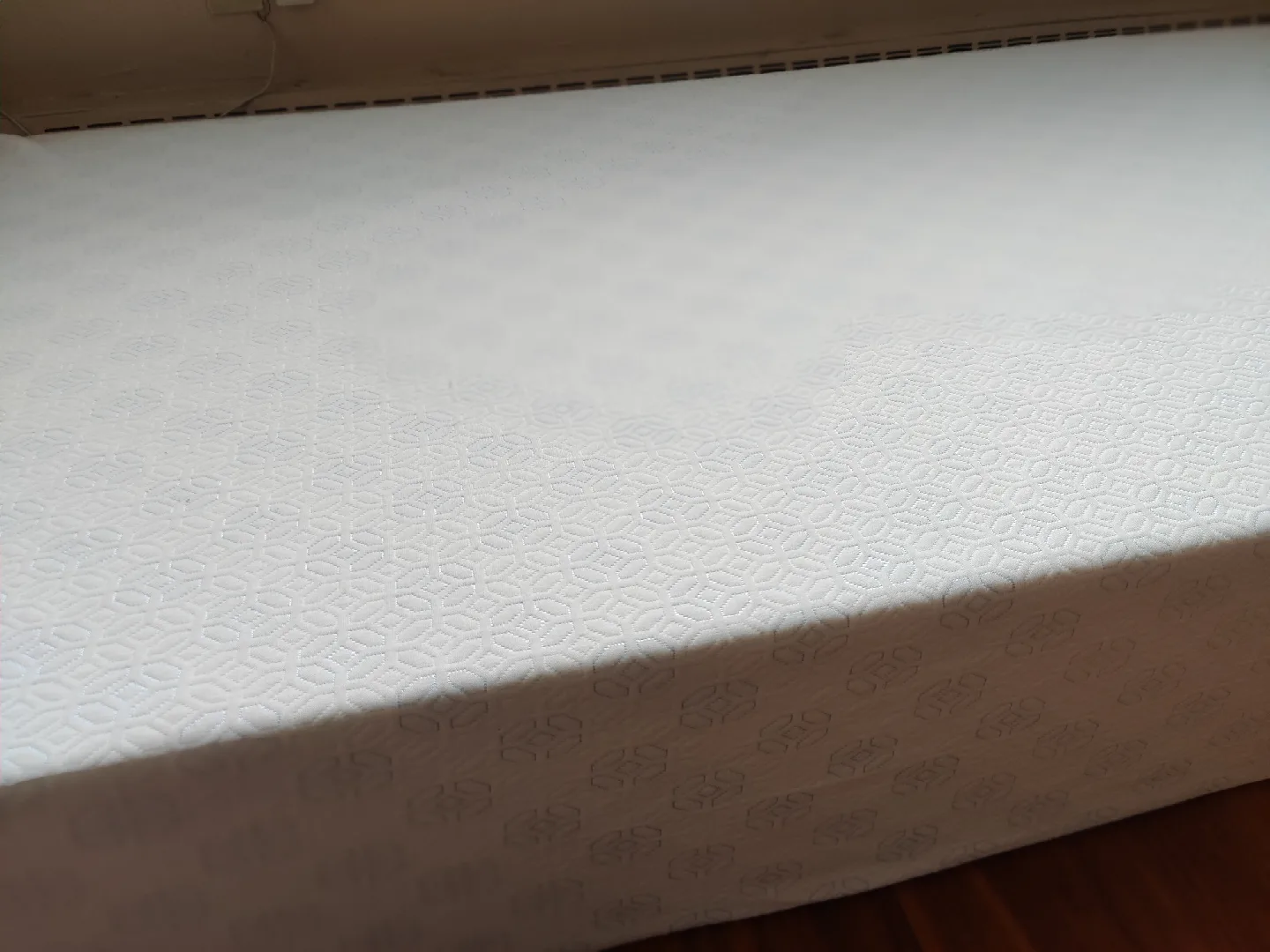 Zinus Twin Mattress, 12 Inch Green Tea Cooling Gel Memory Foam image indicator(2)