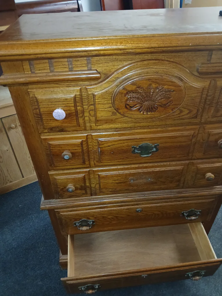 dresser thumbnail
