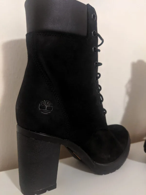 Timberland Boots Size 7.5 - Camdale Black Nubuck Women's Boots