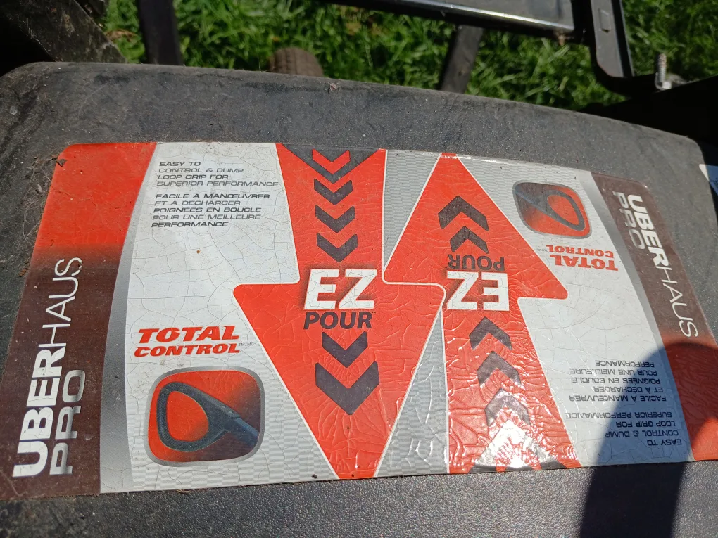 Uberhaus Pro Wheelbarrow - Easy to Control image indicator(4)