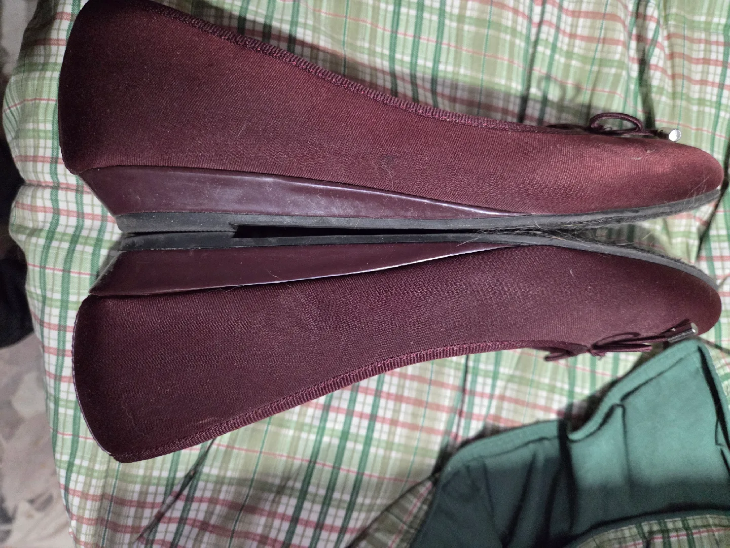 Easy Spirit Burgundy Flats - Size 8.5 image indicator(2)