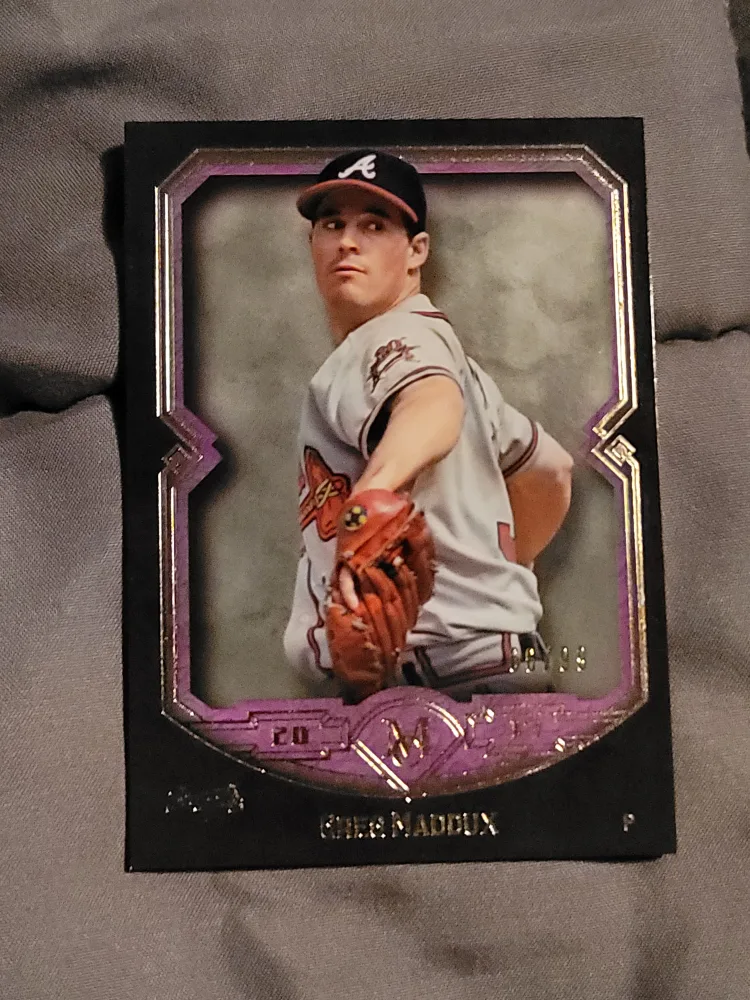 Greg Maddux Baseball Card thumbnail